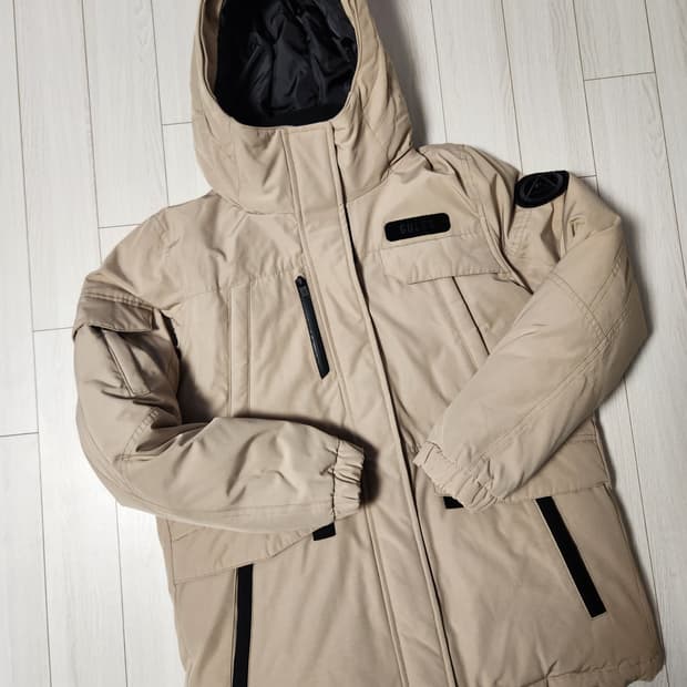 게스 여성용 단단이 패딩 다운 점퍼 사이즈m

모자털 없고 희미한 스크레