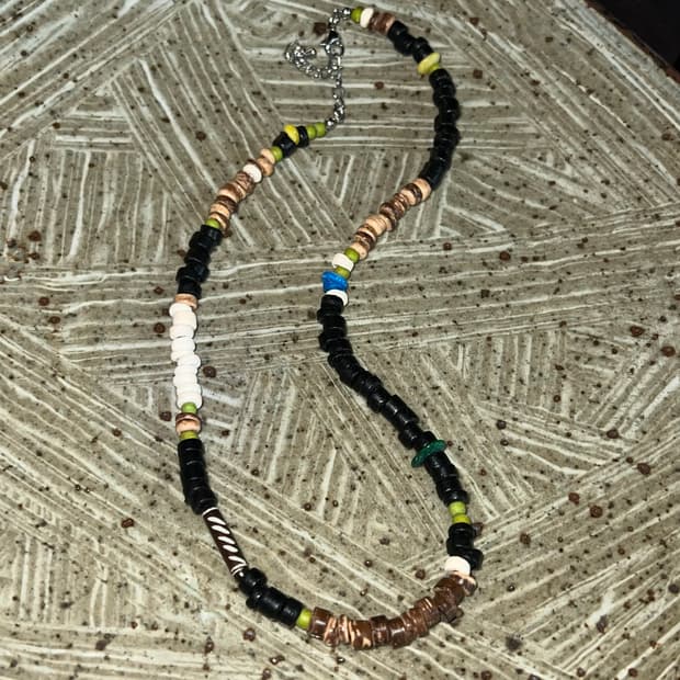 비즈 나무 목걸이