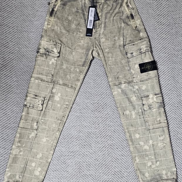 스톤아일랜드 더스트 컬러 길 리 레이저 카모 카고 팬츠 (새 상품)