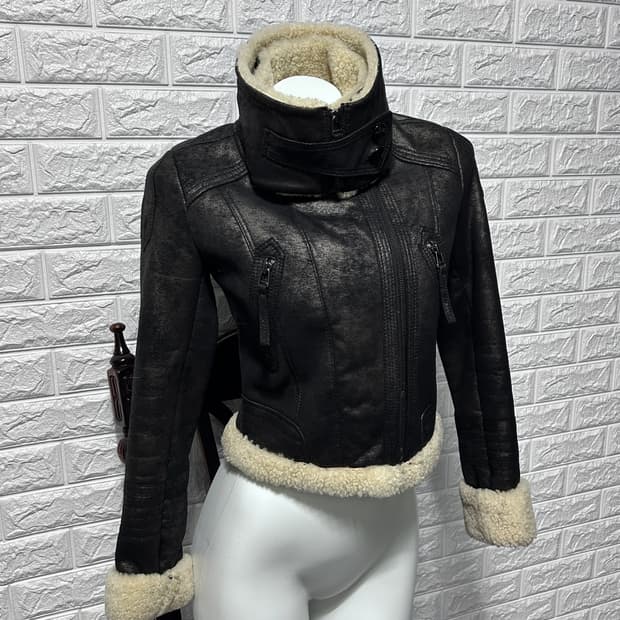 더블 카라 시어링 자켓