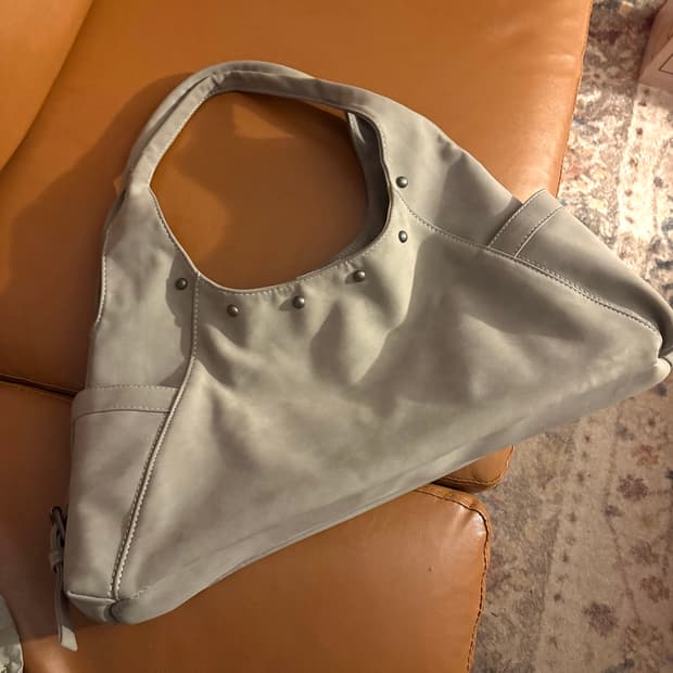 블랙업 워싱 레더 숄더백