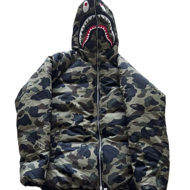 베이프 샤크 녹계 패딩