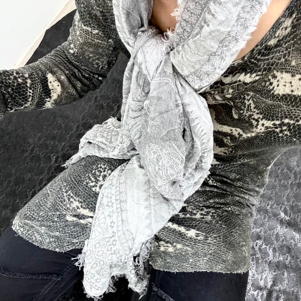 “Vintage” Grey Printing Scarf