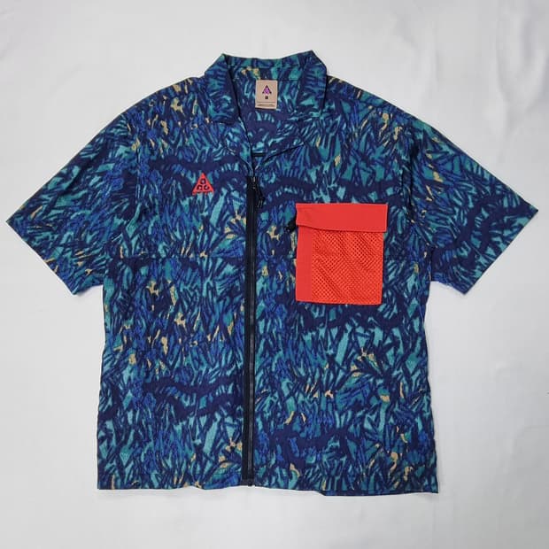 나이키 ACG 올오버 프린트 하이퍼로얄 반팔  L _ 남성