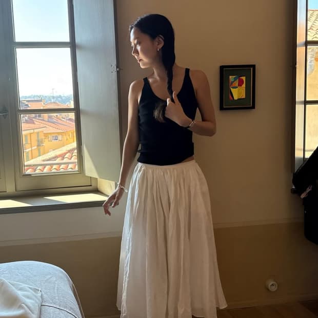 낫띵리튼 린넨 플레어 스커트