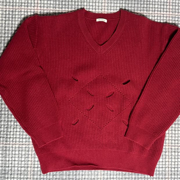 문선 에센셜 아가일 홀 오버사이즈 니트-와인