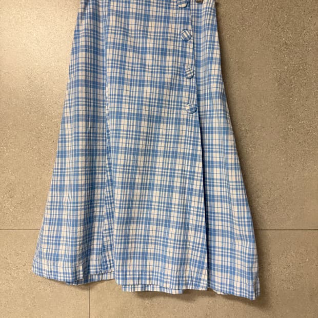 에잇세컨즈 블루 체크 A라인 스커트