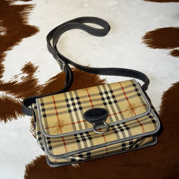 버버리 노바체크 레더 크로스백 메신저백 y2k