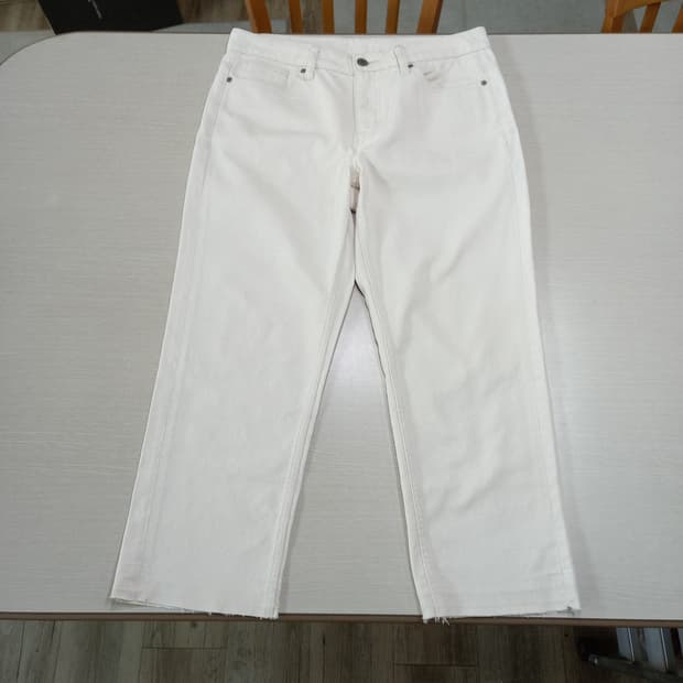 33 SPAO 슬림일자 크림진 크롭 33-449