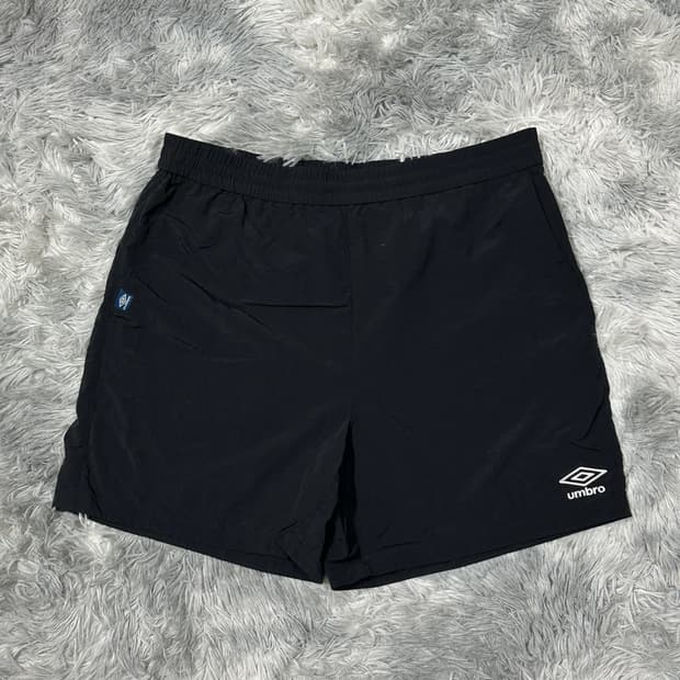 엄브로 우븐 쇼츠 블랙