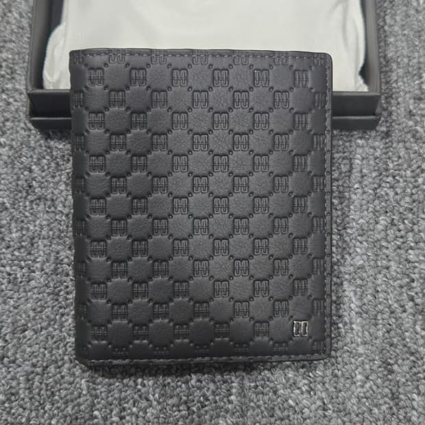 닥스 루이스 엠보 DD 패턴 중지갑 (새상품)