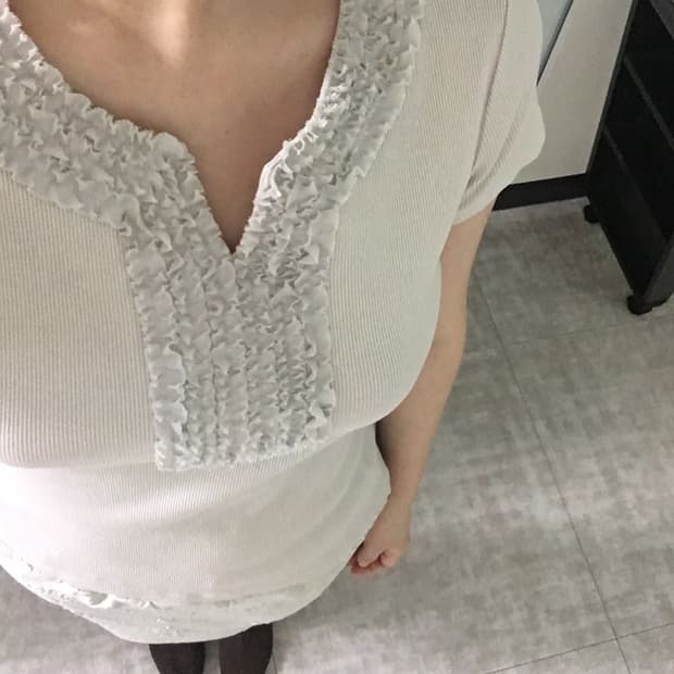 frill detail ribbed tee