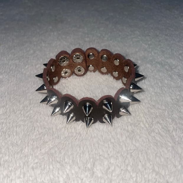 Vintage brown stud leather bracelet