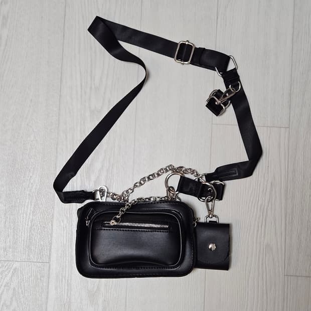 에이블리 블랙 체인 미니백