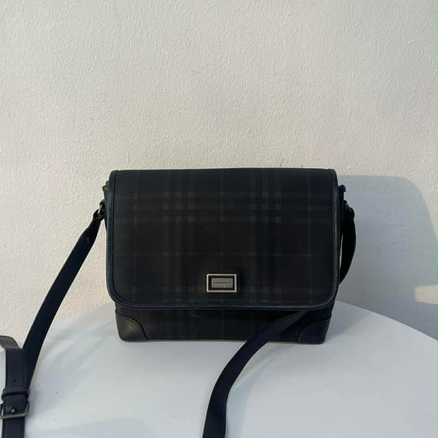 버버리 다크네이비 노바체크 크로스백 숄더백