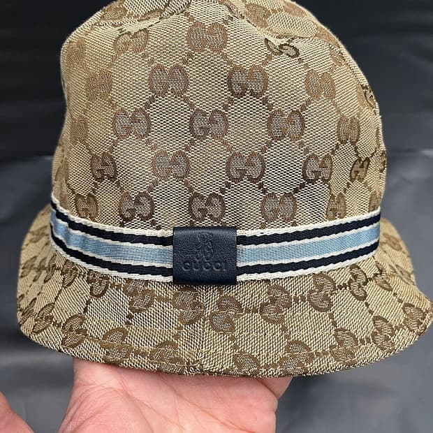 구찌 GG 로고 버킷햇 