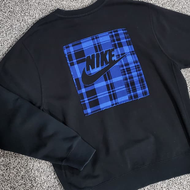 나이키(NIKE) 블랙 맨투맨 