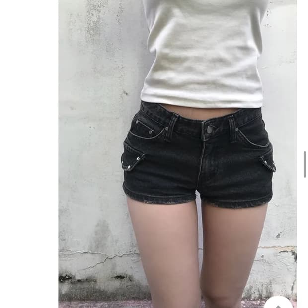 로우라이즈 흑청 데님 숏츠