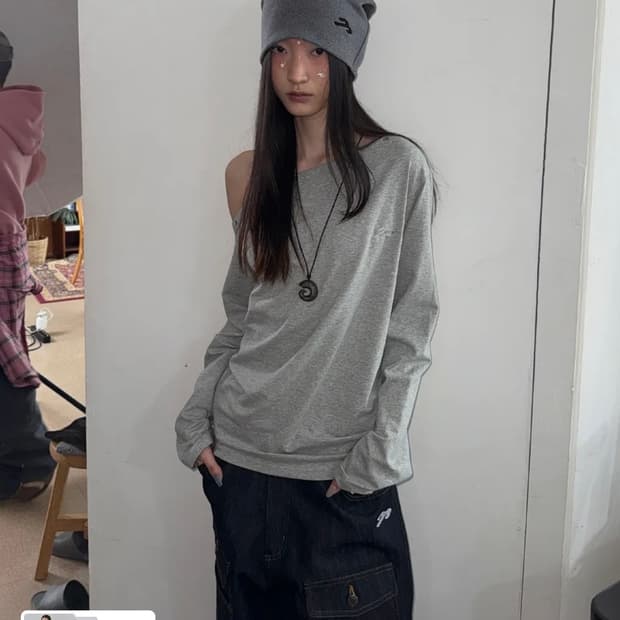 탄산마그네슘x송이송이 원숄더 아일렛 롱슬리브 + 비니