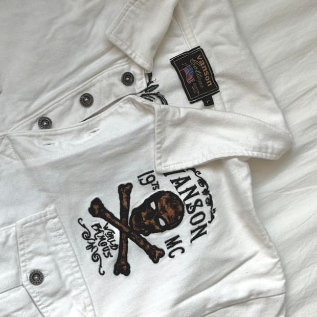 밴슨 자수 스컬 피케