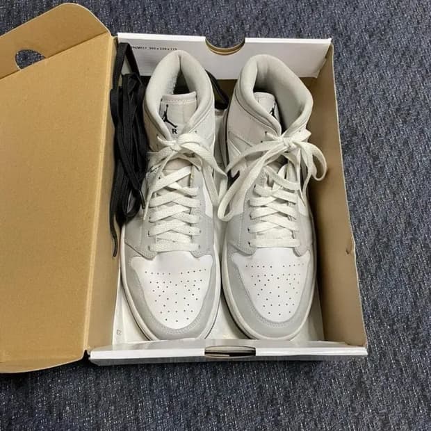 [275]나이키 조던1 미드 그레이 포그