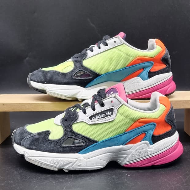 아디다스 팔콘 W 여성운동화240 