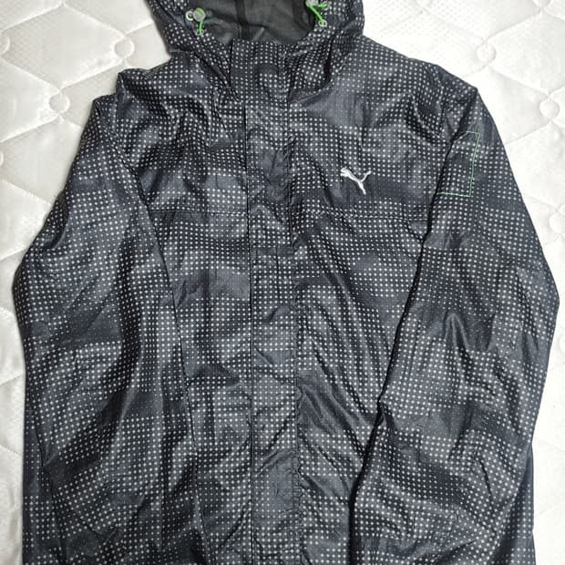푸마 검정 바람막이