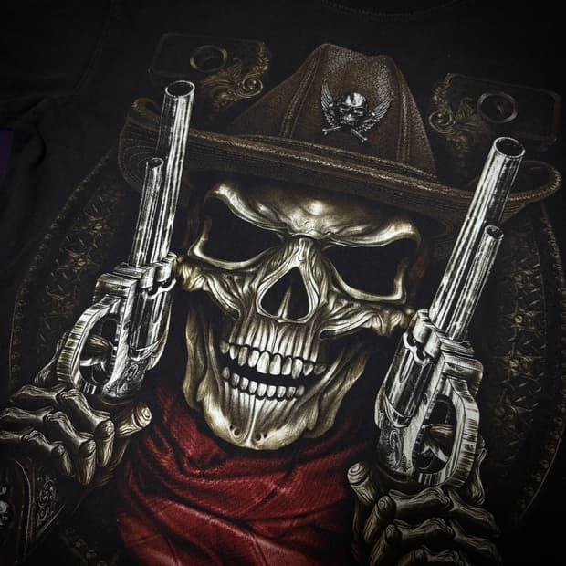00s Rob S. Orange “Gunslinger Skull” Tee