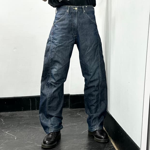 리바이스 엔지니어드 코팅진