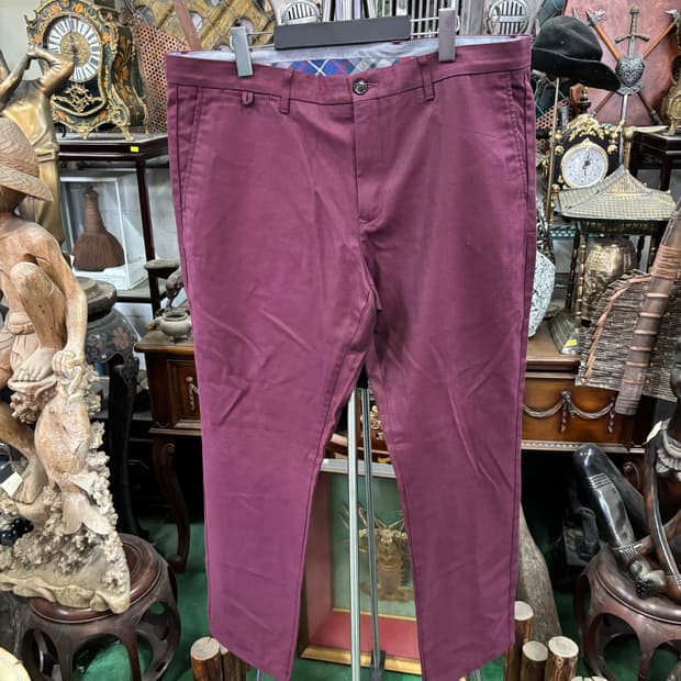 타미 힐피거(Tommy Hilfiger) 버건디 남성 치노 팬츠