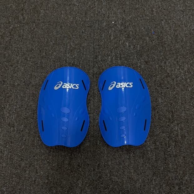 Asics 정강이 보호대