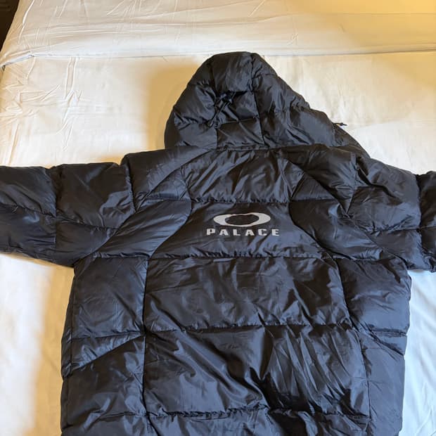 팔라스 오클리 푸파 패딩 xl 판매합니다.