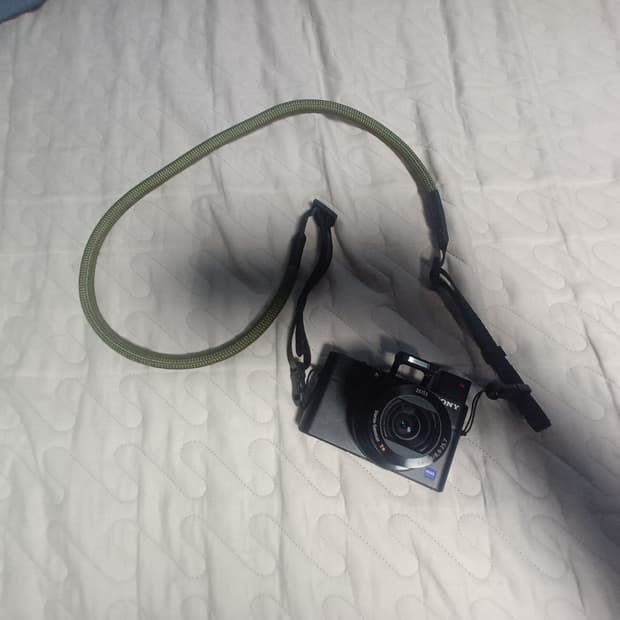 소니 사이버샷 RX100M4 처분합니다 !