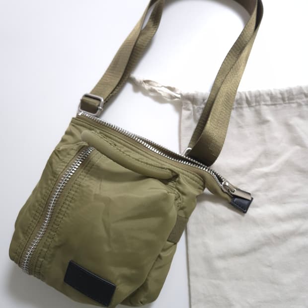 쥬카 (zucca) 크로스백