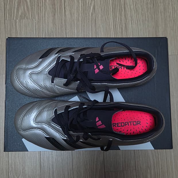 아디다스 프레데터 클럽 FxG 260mm