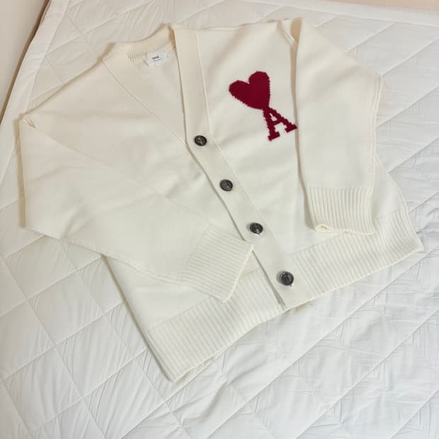 아미 빅하트 가디건 택달린 새제품 m사이즈