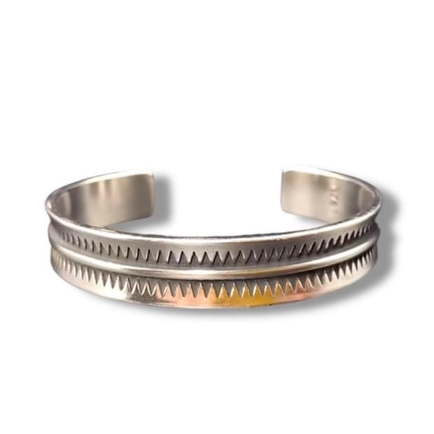 <새상품> UNDERCOVER 언더커버 GIZ패턴 실버 뱅글(팔찌)