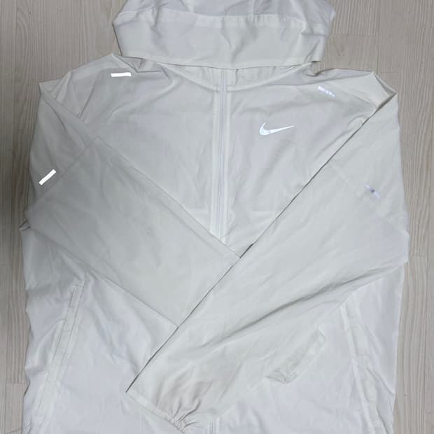 나이키 윈드러너 러닝자켓 화이트