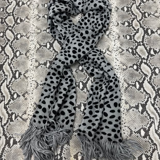 “Vintage” Dot Pattern Scarf