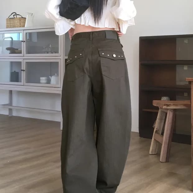 핏츠 스터드 백포켓 줄지 코튼 와이드 팬츠