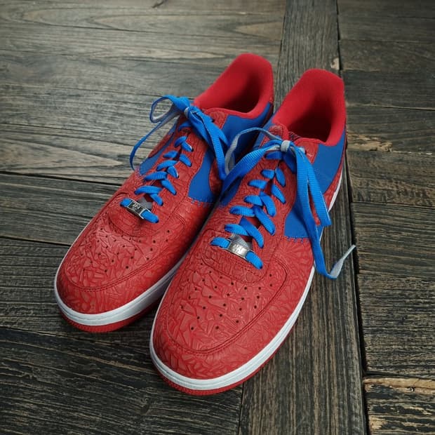 [나이키] 에어포스 1 로우 포토 블루 하이퍼 스파이더맨 M18693