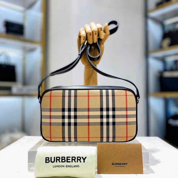 (거의새거)버버리 카메라 크로스백