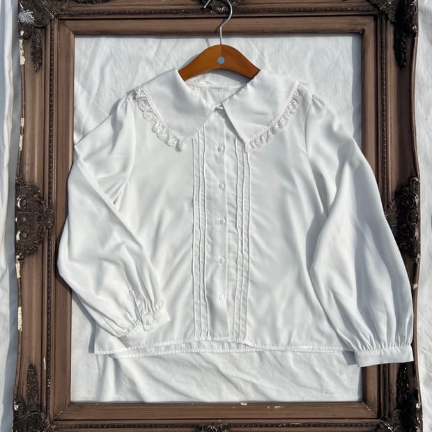 화이트 레이스 카라 블라우스