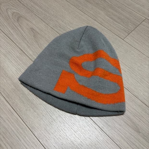스투시 회색비니