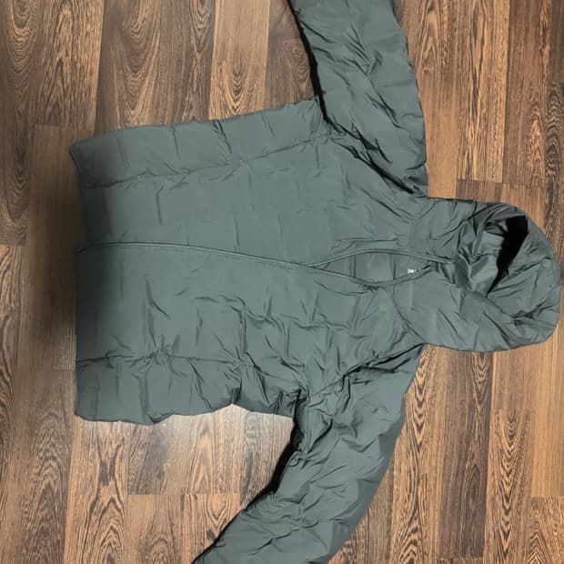 유니클러 퍼프테크 그레이 L 팝니다