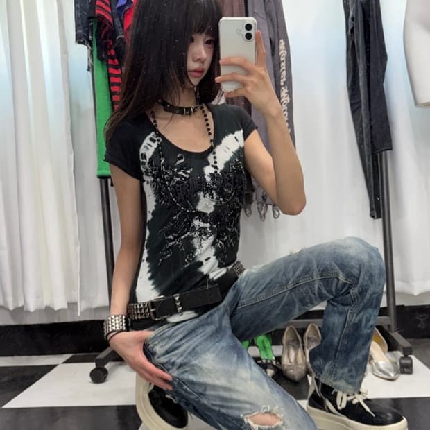 🎸블랙 & 화이트 디테일 티셔츠🎸