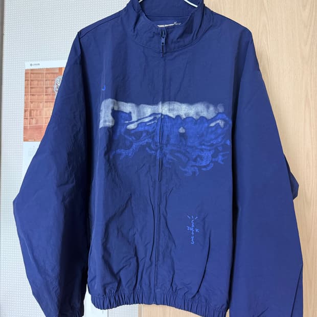 트래비스 스캇 캑터스 잭x프라그먼트x나이키 바람막이 L 사이즈