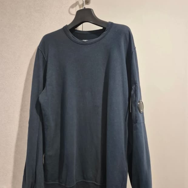 cp컴퍼니 맨투맨