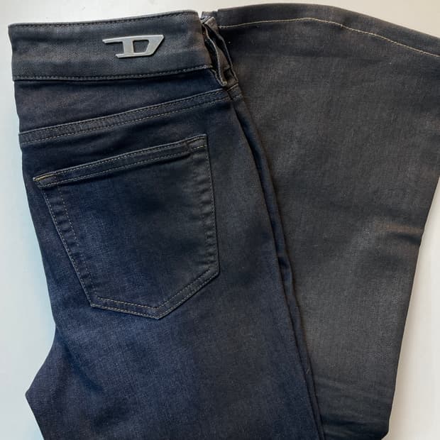 디젤 에부시 부츠컷 데님 팬츠