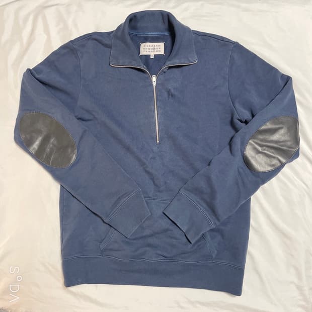 마르지엘라 엘보우패치 하프집업 맨투맨 네이비